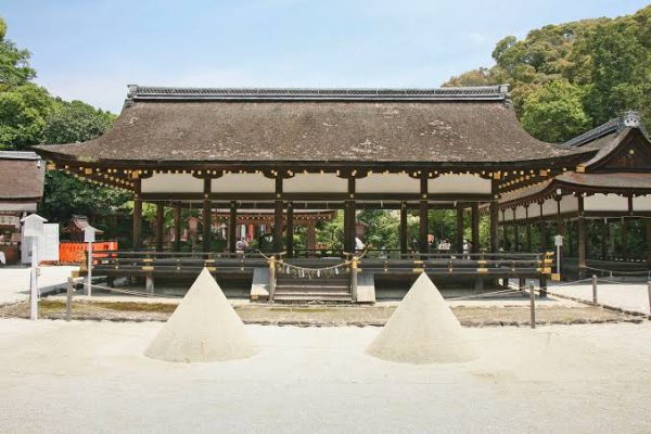 京都の初詣 子連れで行くならどこ オムツ替えや授乳施設があるのは 周辺のおすすめ休憩場所も Kanatabi